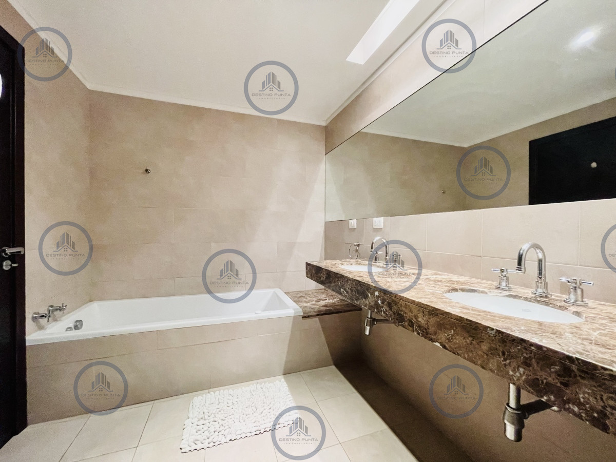 Apartamento ID.1925 - Venta de Moderno Apartamento de 3 Dormitorios Frente al Mar en La Barra