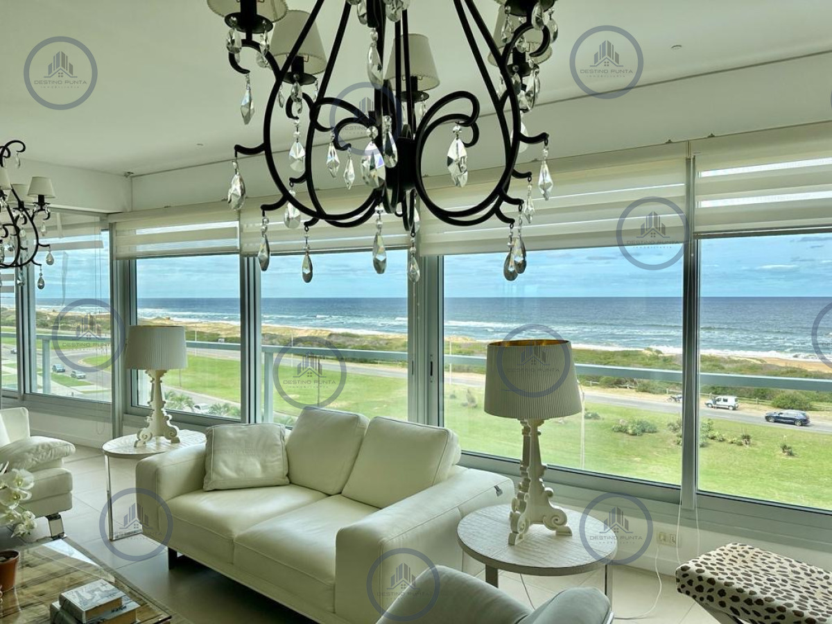 Apartamento ID.272 - Oportunidad en Venta Maravilloso departamento esquinero en Torre Le Parc, Playa Brava, Punta del Este