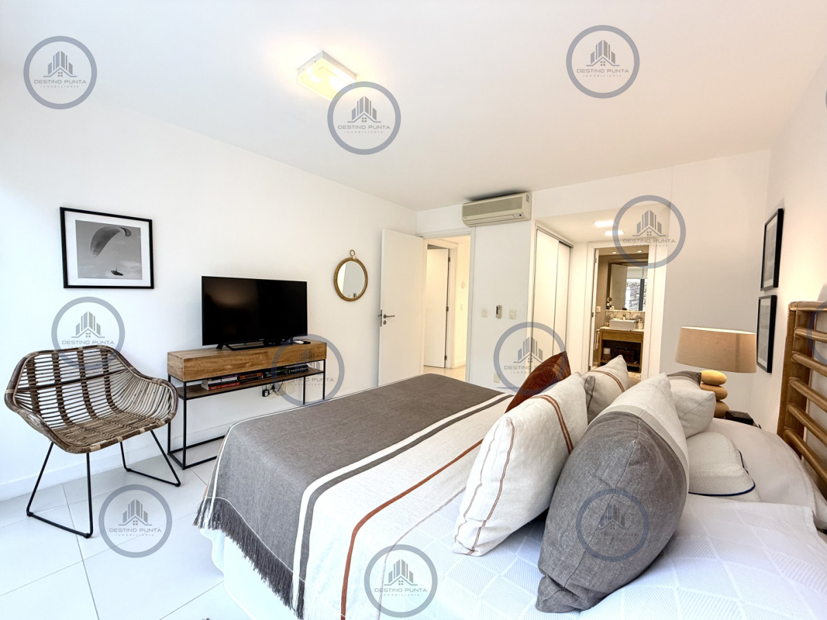 Apartamento ID.3111 - Venta de hermoso departamento de 2 dormitorios más parrillero en Punta Ballena 