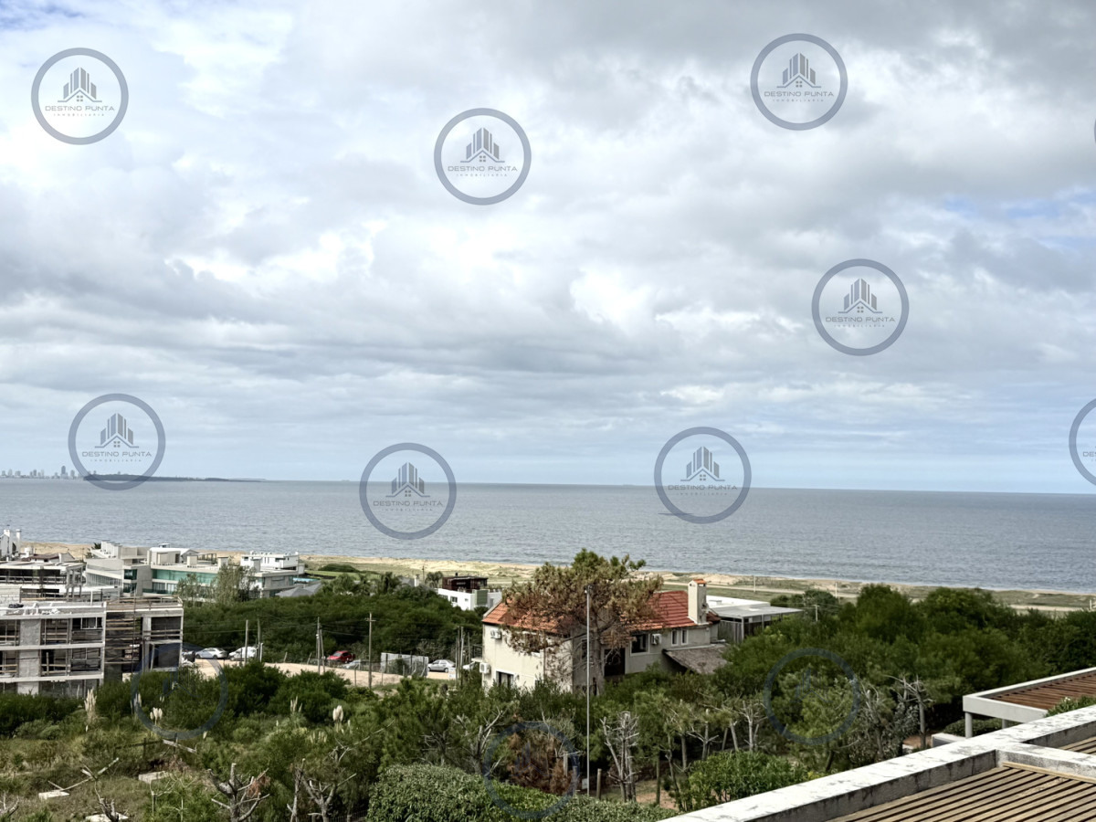 Apartamento ID.3111 - Venta de hermoso departamento de 2 dormitorios más parrillero en Punta Ballena 