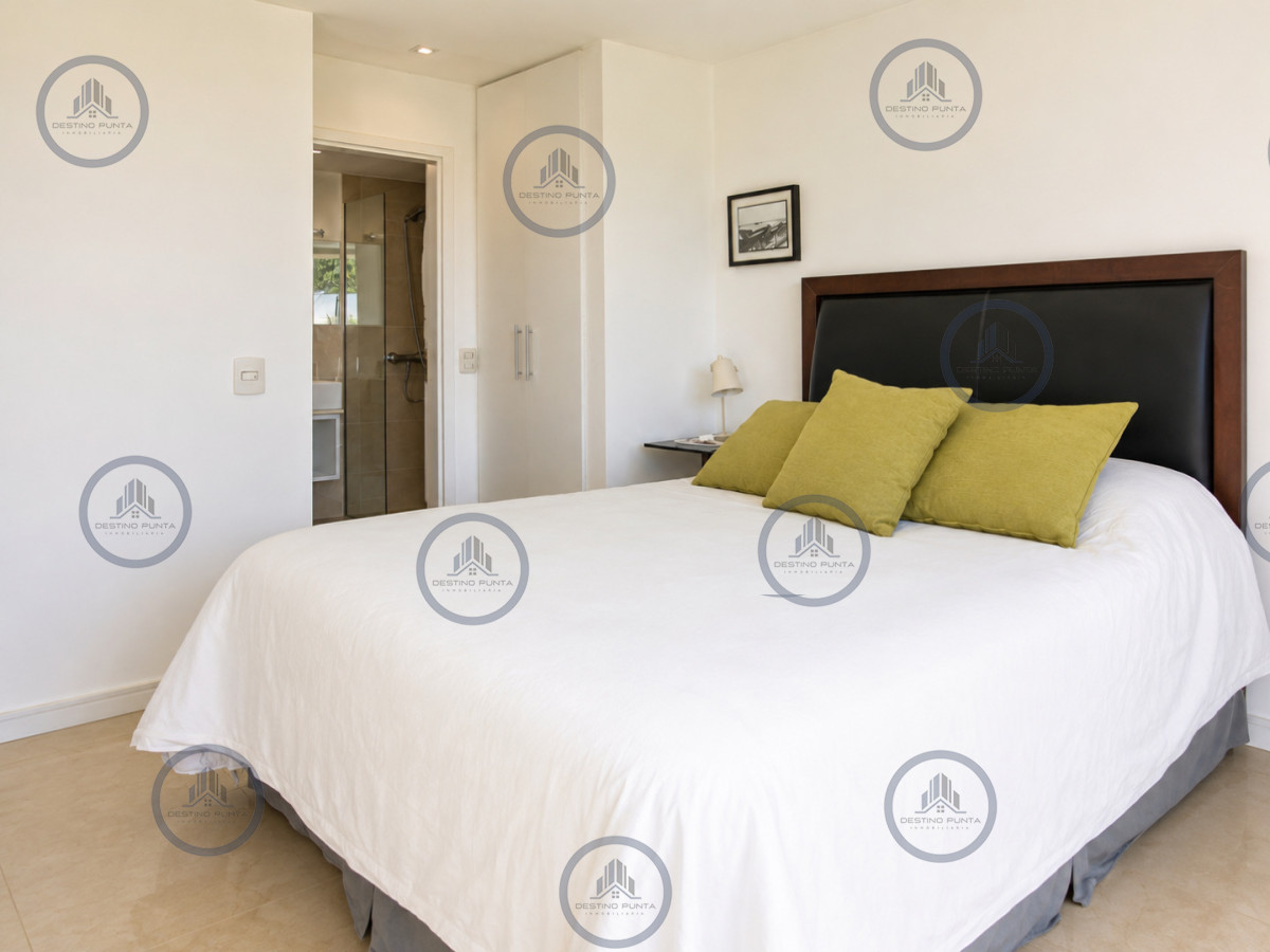 Apartamento ID.1817 - Apartamento de 3 Dormitorios Primera Línea del Mar, Playa Brava Punta del Este