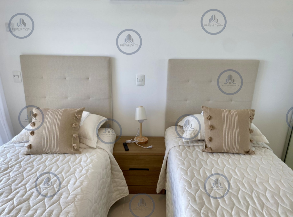 Apartamento ID.175 - Alquiler temporal de apartamento piso alto de 2 dormitorios más servicio en playa brava 