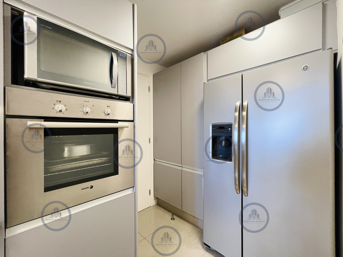 Apartamento ID.2518 -  Exclusivo Penthouse de 3 Dormitorios con Vistas panorámicas a Playa Brava, en Venta