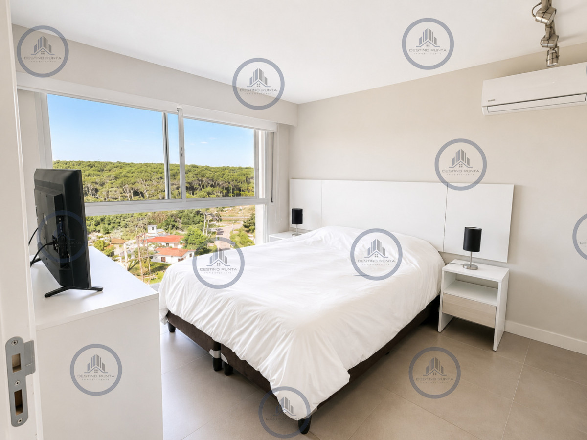Apartamento ID.2427 - Apartamento de 2 Dormitorios en piso alto con excelentes amenities, a metros de Playa Mansa, Punta del Este