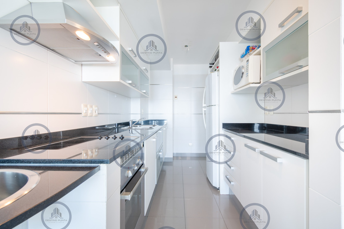 Apartamento ID.364 - Excelente Apartamento de 2 Dormitorios y Parrillero, Playa Mansa Punta del Este