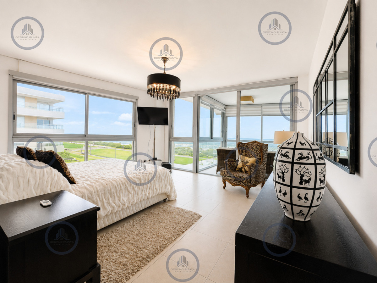 Apartamento ID.272 - Oportunidad en Venta Maravilloso departamento esquinero en Torre Le Parc, Playa Brava, Punta del Este