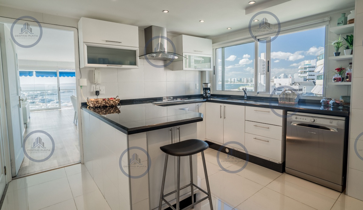 Apartamento ID.956 - Apartamento de 6 Dormitorios Frente al Puerto de Punta del Este