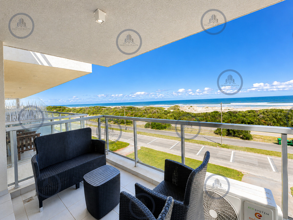 Apartamento ID.2985 - Penthouse de 3 Dormitorios con Barbacoa en Primera Línea del Mar, Playa Brava Punta del Este