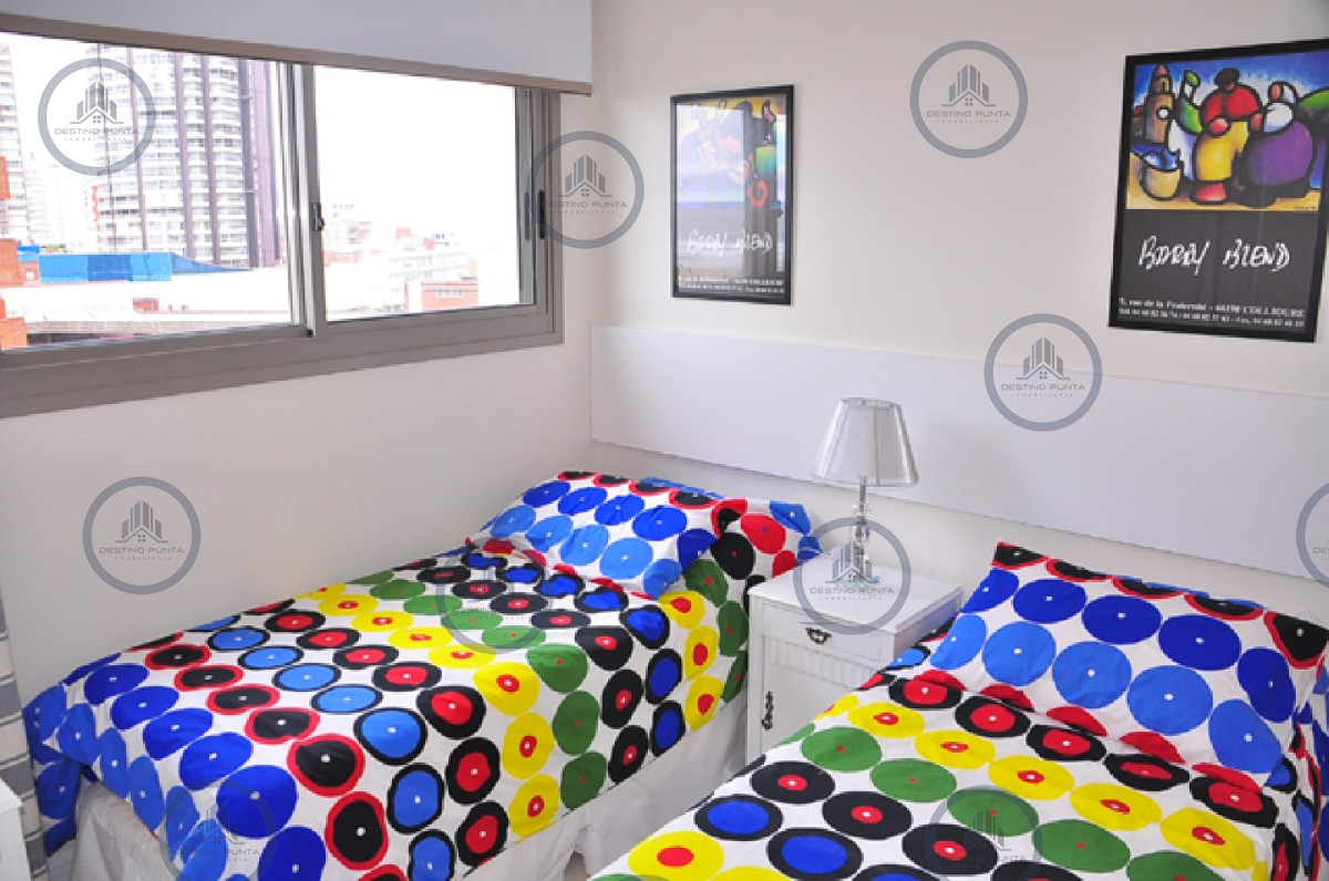 Apartamento ID.243 - Excelente Apartamento de 3 Dormitorios y Dependencia en Playa Brava - Venta y Alquiler