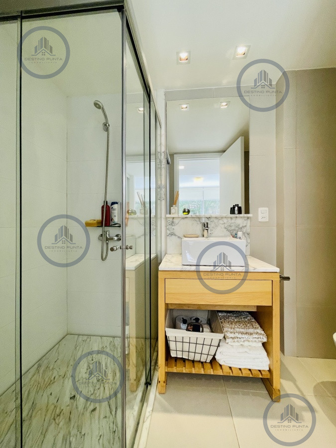 Apartamento ID.112 - Venta OPORTUNIDAD de exclusivo departamento de tres dormitorios y Parrillero en Punta Ballena