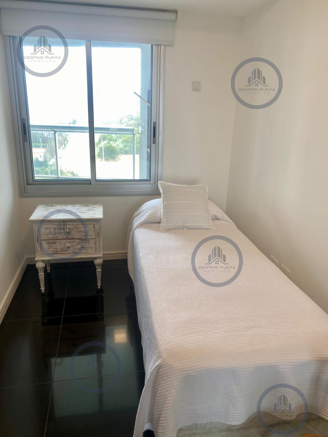 Apartamento ID.2159 - Oportunidad Moderno Apartamento de 2 Dormitorios y Dependencia a Pasos de Playa Brava