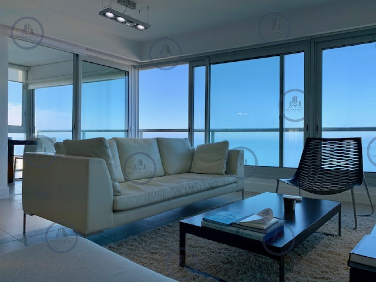 Apartamento ID.25 - Venta y alquiler temporario de apartamento de tres dormitorios mas dependencia de servicio en Playa Brava