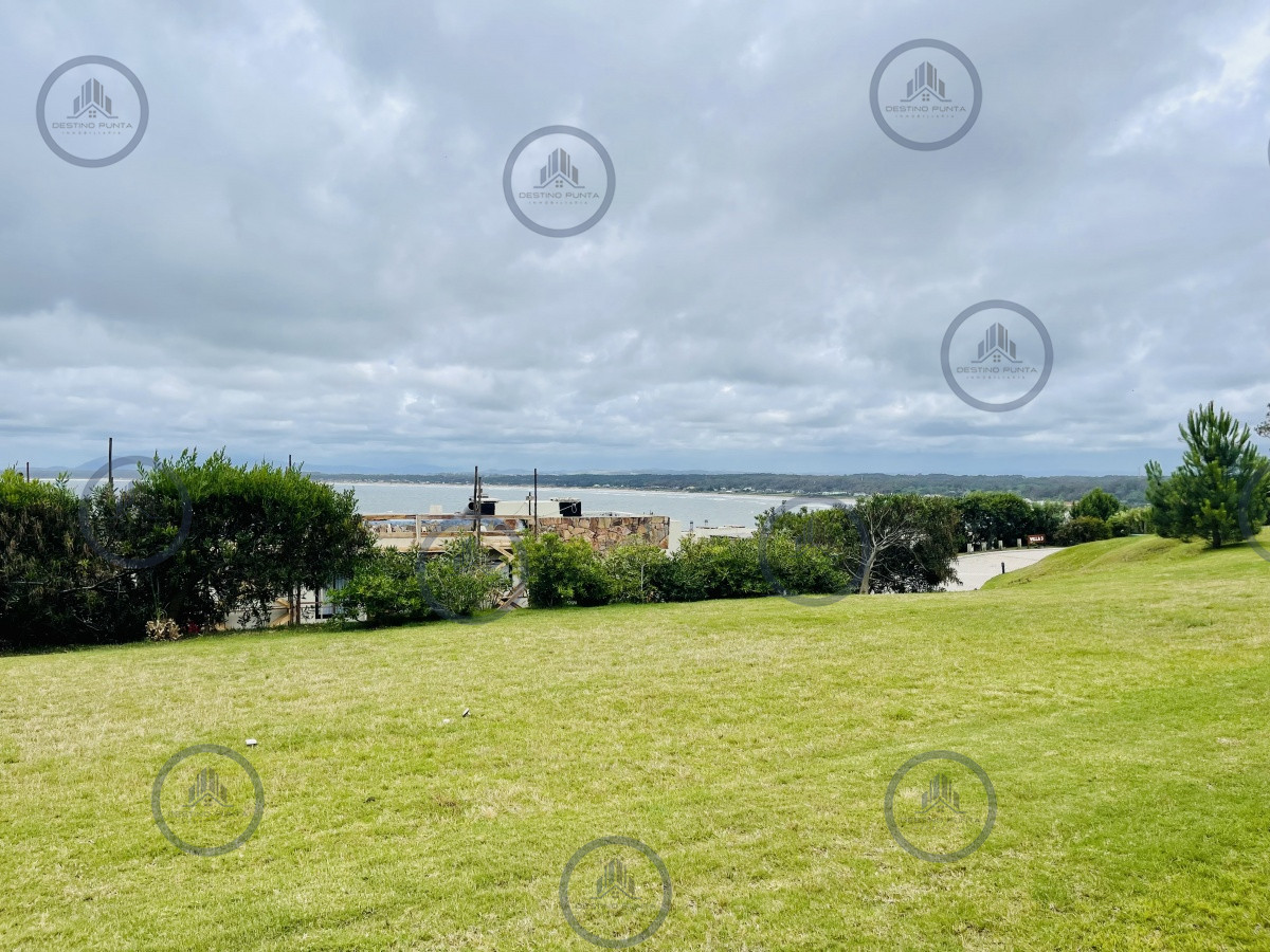Apartamento ID.1039 - Alquiler temporario de apartamento de un dormitorio con parrillero y jardín, Punta Ballena