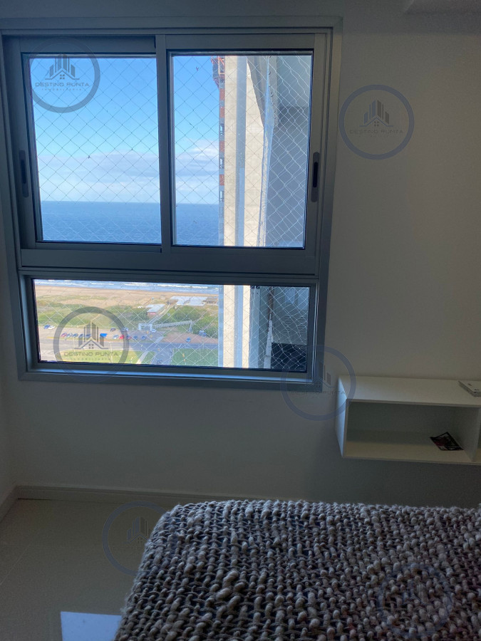 Apartamento ID.1776 - Venta de gran apartamento de 3 dormitorios con parrillero propio en Playa Brava, Punta del Este