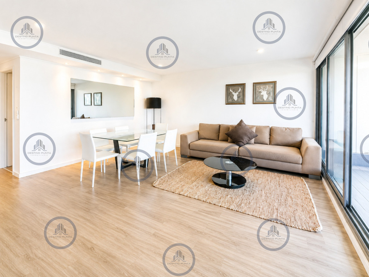 Apartamento ID.3290 - Excelente Apartamento de 2 Dormitorios en Alexander Boulevard, Punta del Este