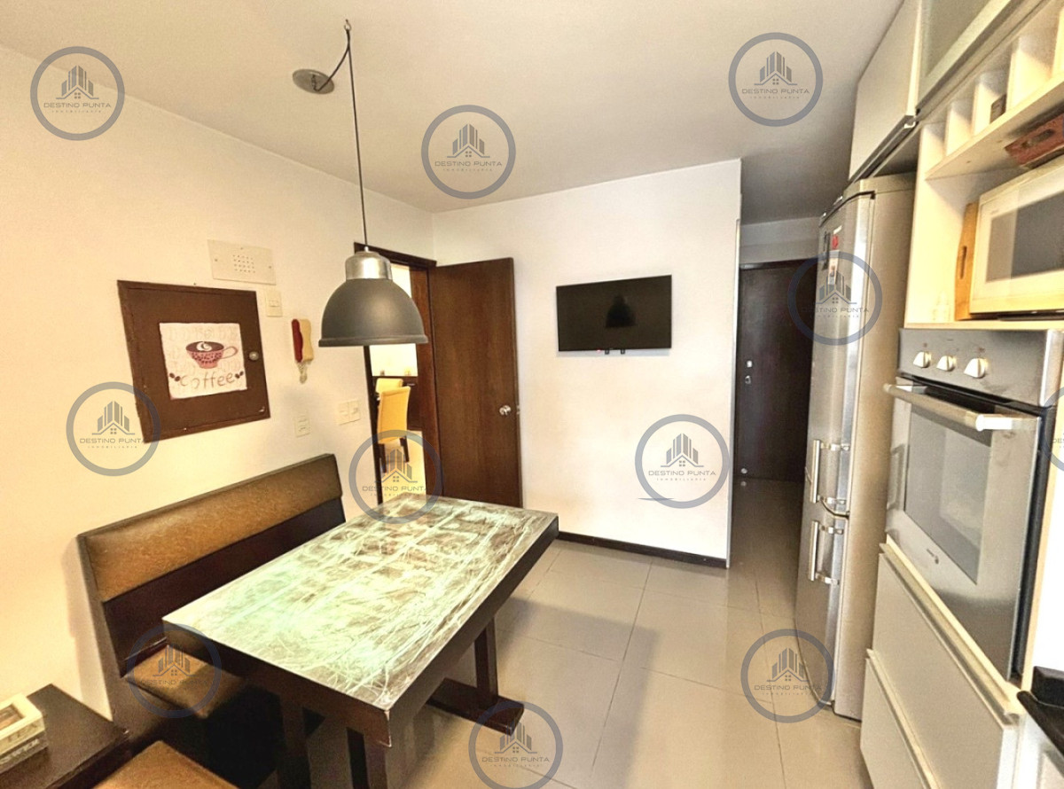 Apartamento ID.3205 - Apartamento amplio de 3 dormitorios más dependencia con estufa a leña 