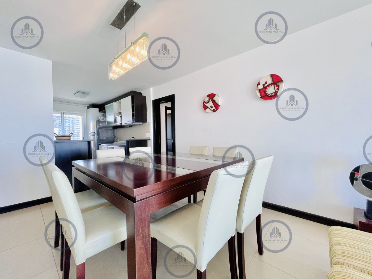 Apartamento ID.1660 - Apartamento de 2 Dormitorios, Vista al Mar y Parrillero en Playa Mansa, Venta