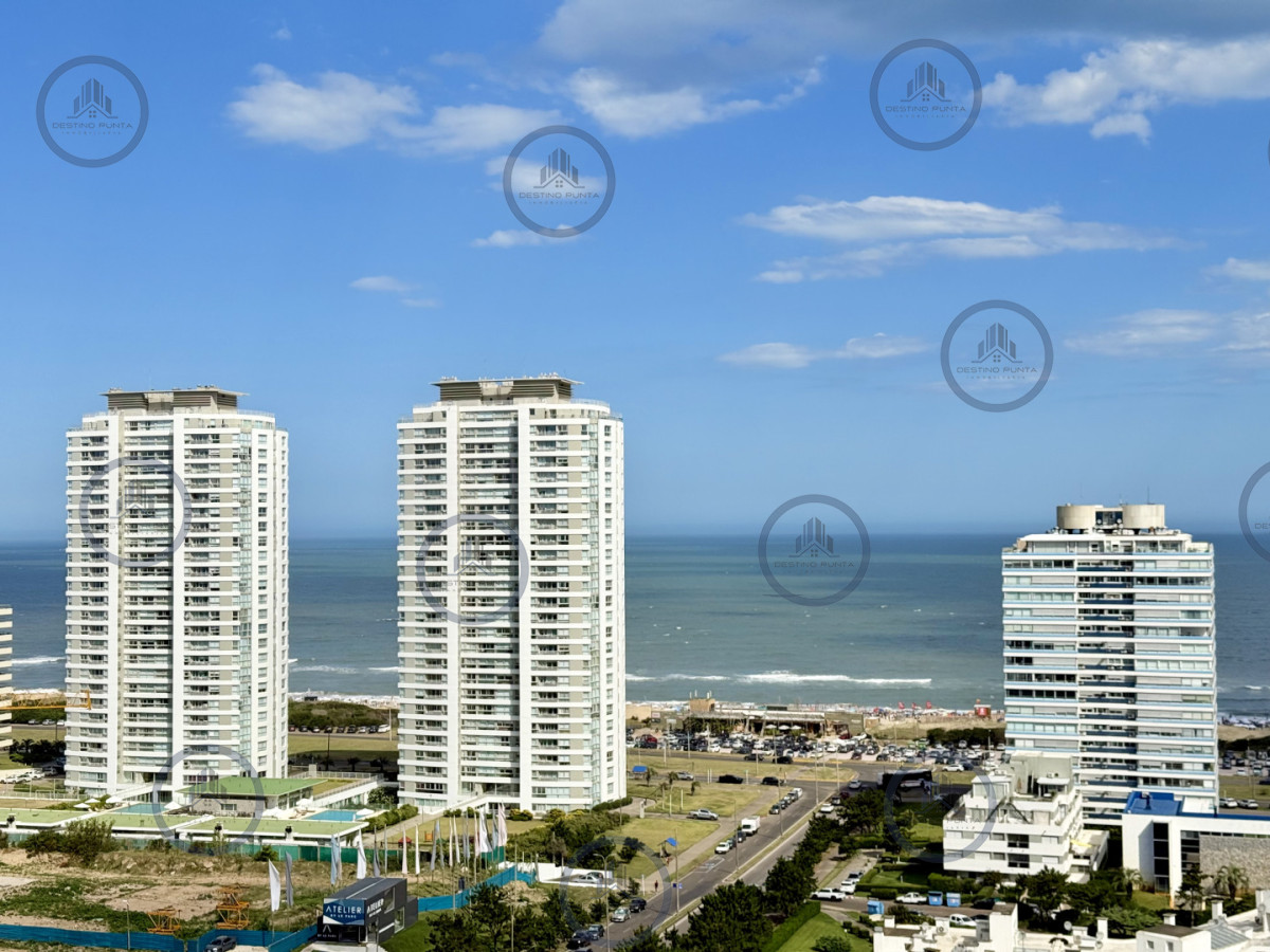 Apartamento ID.2036 - Apartamento Penthouse finamente decorado de 3 dormitorios con parrillero propio en venta, Roosevelt Brava, Punta del Este