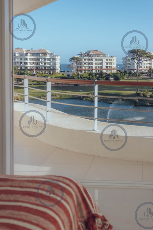 Apartamento ID.235 - Venta y alquiler temporario de maravilloso departamento penthouse en complejo privado de Playa Mansa
