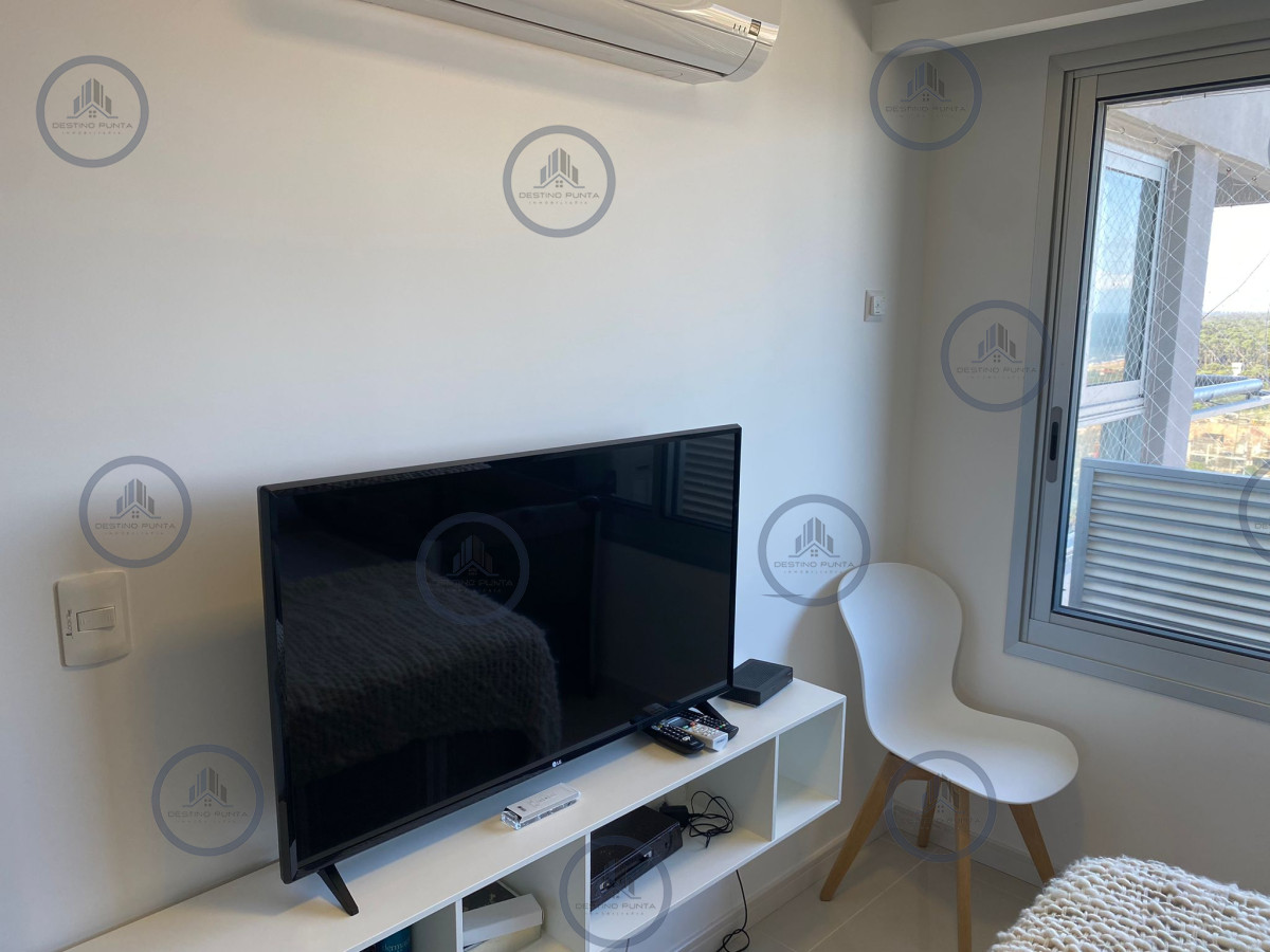 Apartamento ID.1776 - Venta de gran apartamento de 3 dormitorios con parrillero propio en Playa Brava, Punta del Este