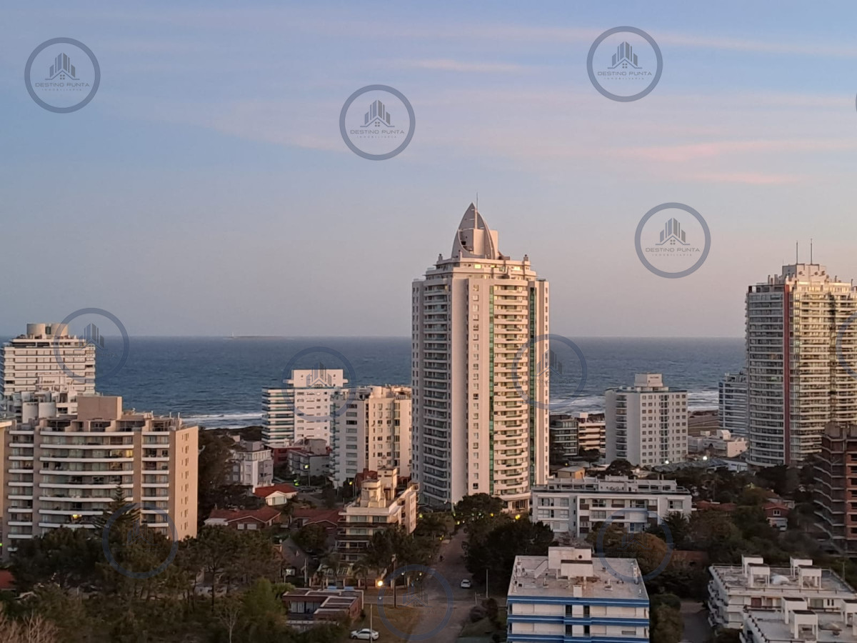 Apartamento ID.916 - Alquiler temporario de apartamento de dos dormitorios con dos baños en torre con servicios sobre Roosevelt