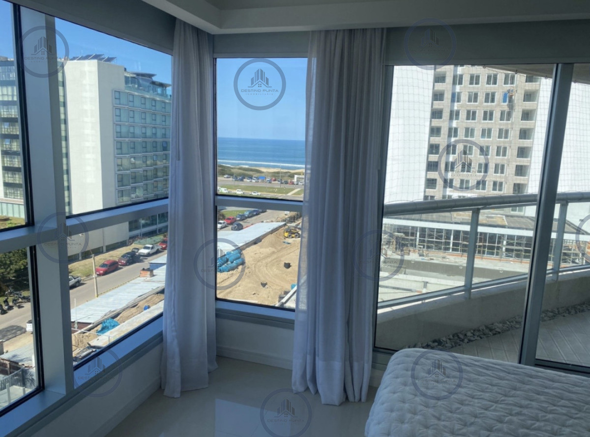 Apartamento ID.3284 - Alquiler temporal de apartamento a pasos de Playa Brava, 3 dormitorios mas dependencia y parrillero