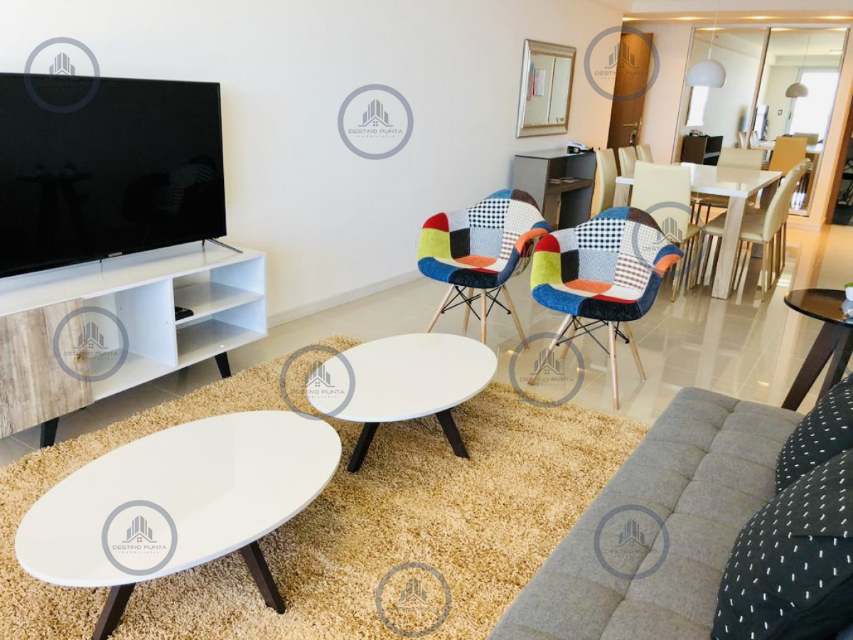 Apartamento ID.142 - Venta y Alquiler temporario de apartamento de dos dormitorios con parrillero de uso exclusivo, Playa Brava, Punta del Este
