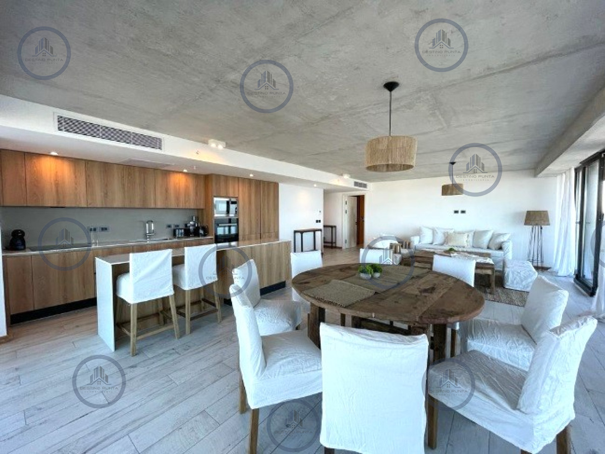 Apartamento ID.676 - Venta de Apartamento de 2 Dormitorios en suite piso alto de Torre Surfside Village, Punta del Este