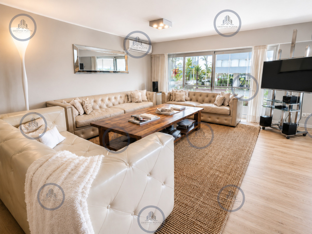 Apartamento ID.3027 - Espectacular Apartamento de 3 Dormitorios en Península de Punta del Este. En Venta y Alquiler Anual