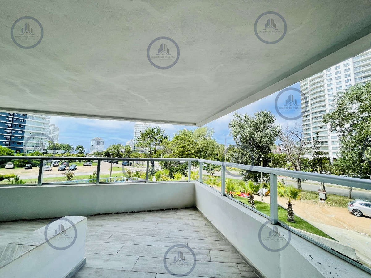 Alquiler temporario de apartamento de dormitorio y medio a pasos de Playa Brava, Punta del Este — fotografía 1