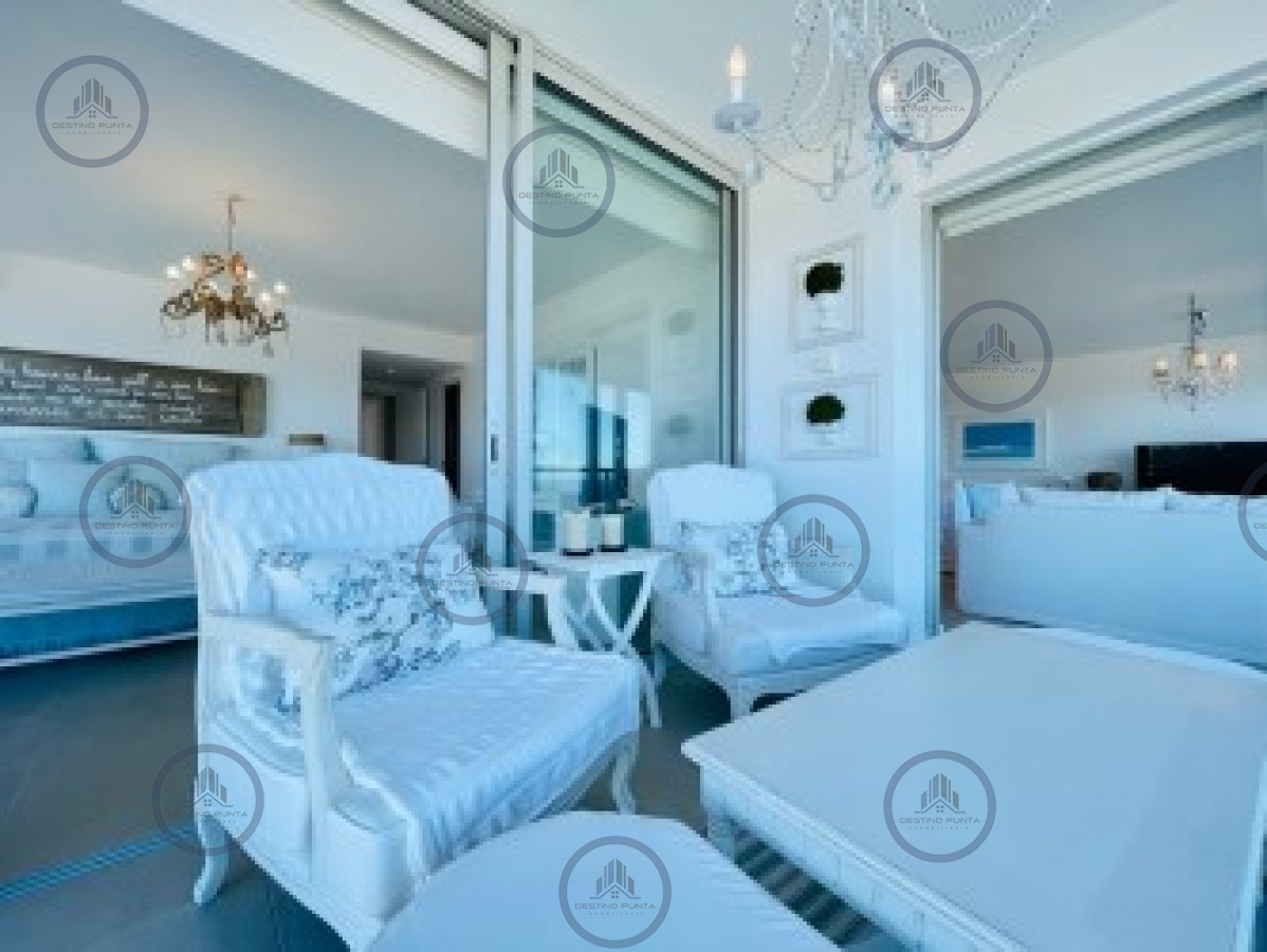Apartamento ID.46 - Venta de apartamento premiun de tres dormitorios más dependencia en torre de categoría sobre playa Brava, Punta del Este