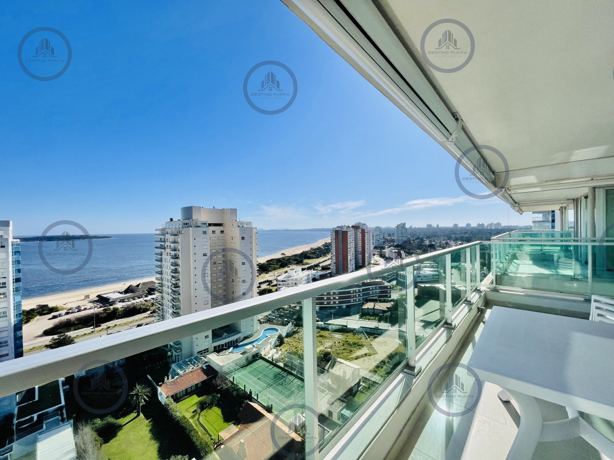 Apartamento ID.986 - Apartamento con Vista al Mar de 2 Dormitorios a Una Cuadra de la Playa, Punta del Este