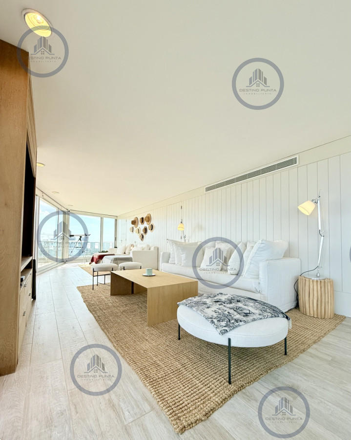 Apartamento ID.2036 - Apartamento Penthouse finamente decorado de 3 dormitorios con parrillero propio en venta, Roosevelt Brava, Punta del Este