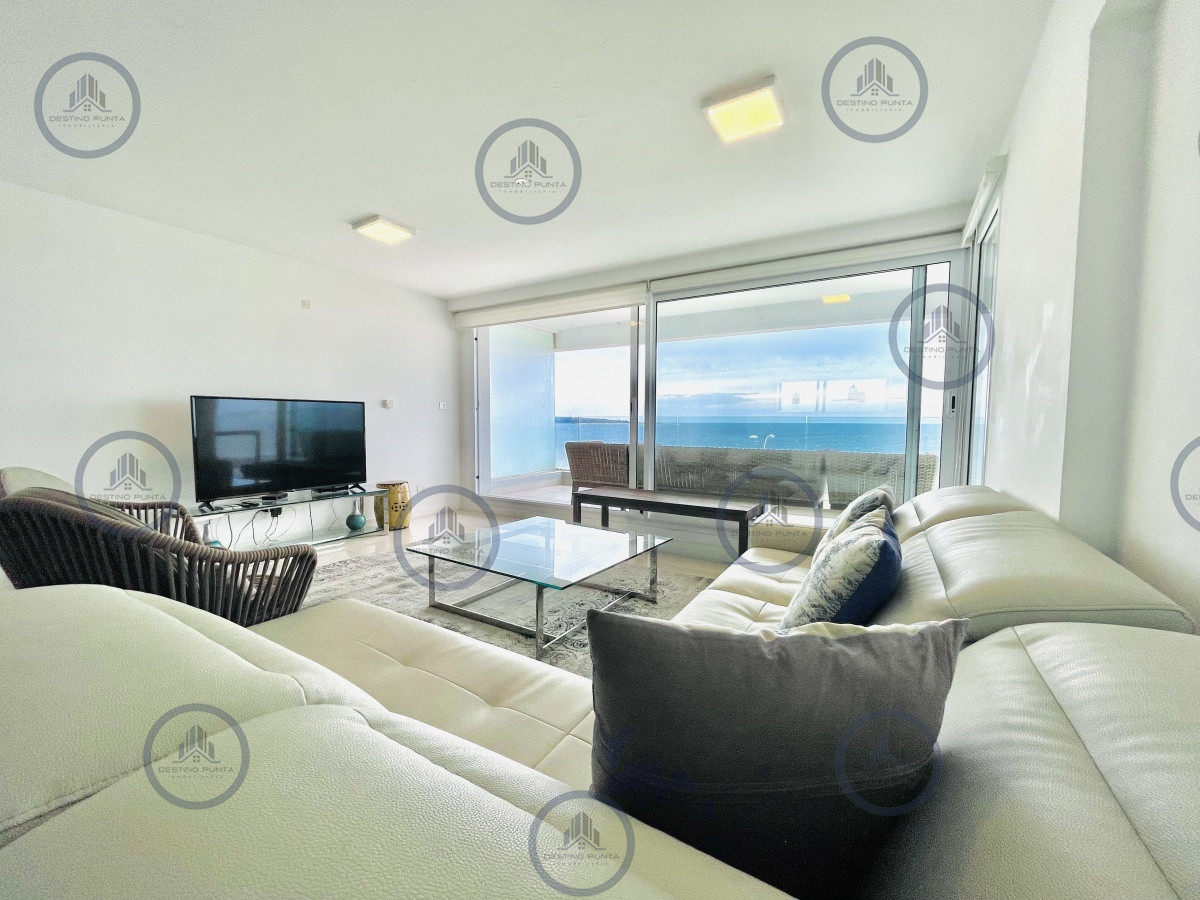 Apartamento ID.304 - Apartamento de 3 Dormitorios y Parrillero Frente al Mar, Playa Mansa