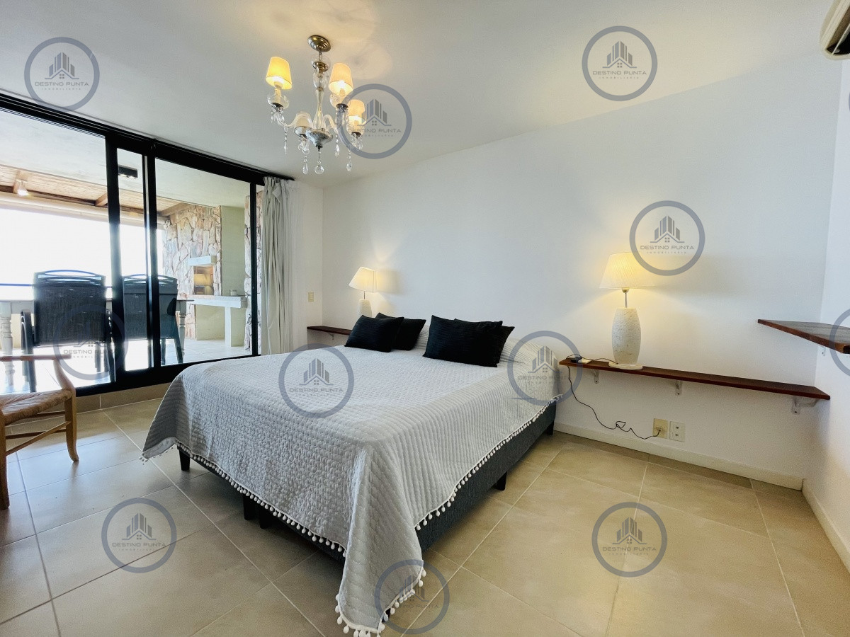 Apartamento ID.1192 - Venta y alquiler de apartamento de dos dormitorios con parrillero de uso exclusivo en Punta Ballena