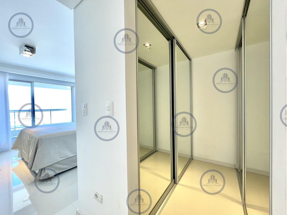 Apartamento ID.442 - Alquiler temporario de apartamento de dos dormitorios con dos baños en Playa Brava