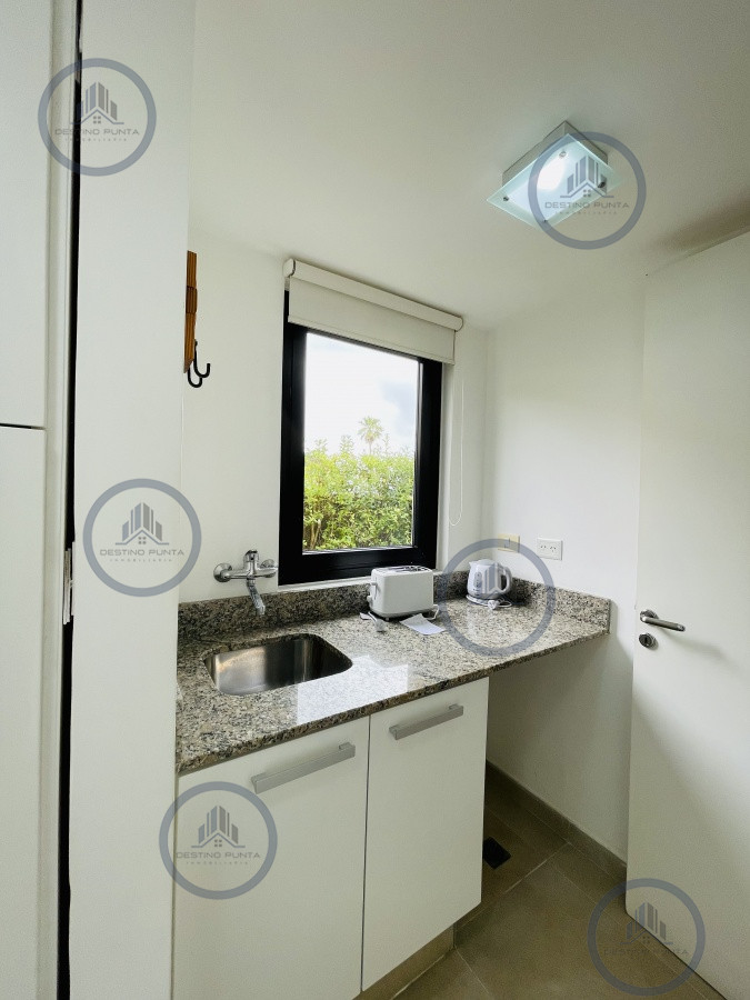 Apartamento ID.1029 - Venta de apartamento de dos dormitorios con parrillero en complejo privado de Punta Ballena