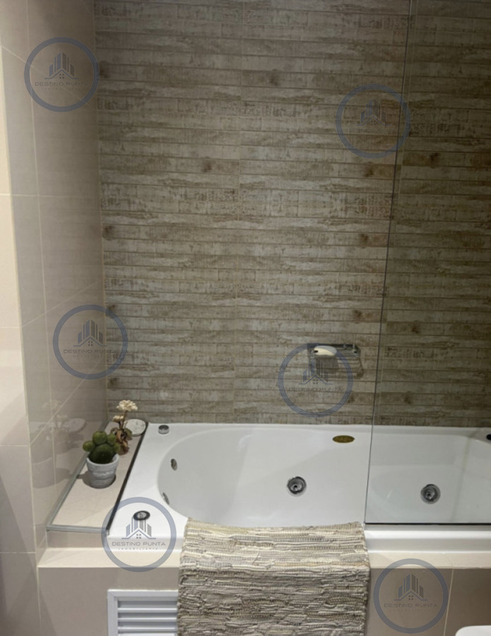 Apartamento ID.134 - Apartamento en venta y alquiler de 1 dormitorio con parrillero en Playa Brava, torre moderna