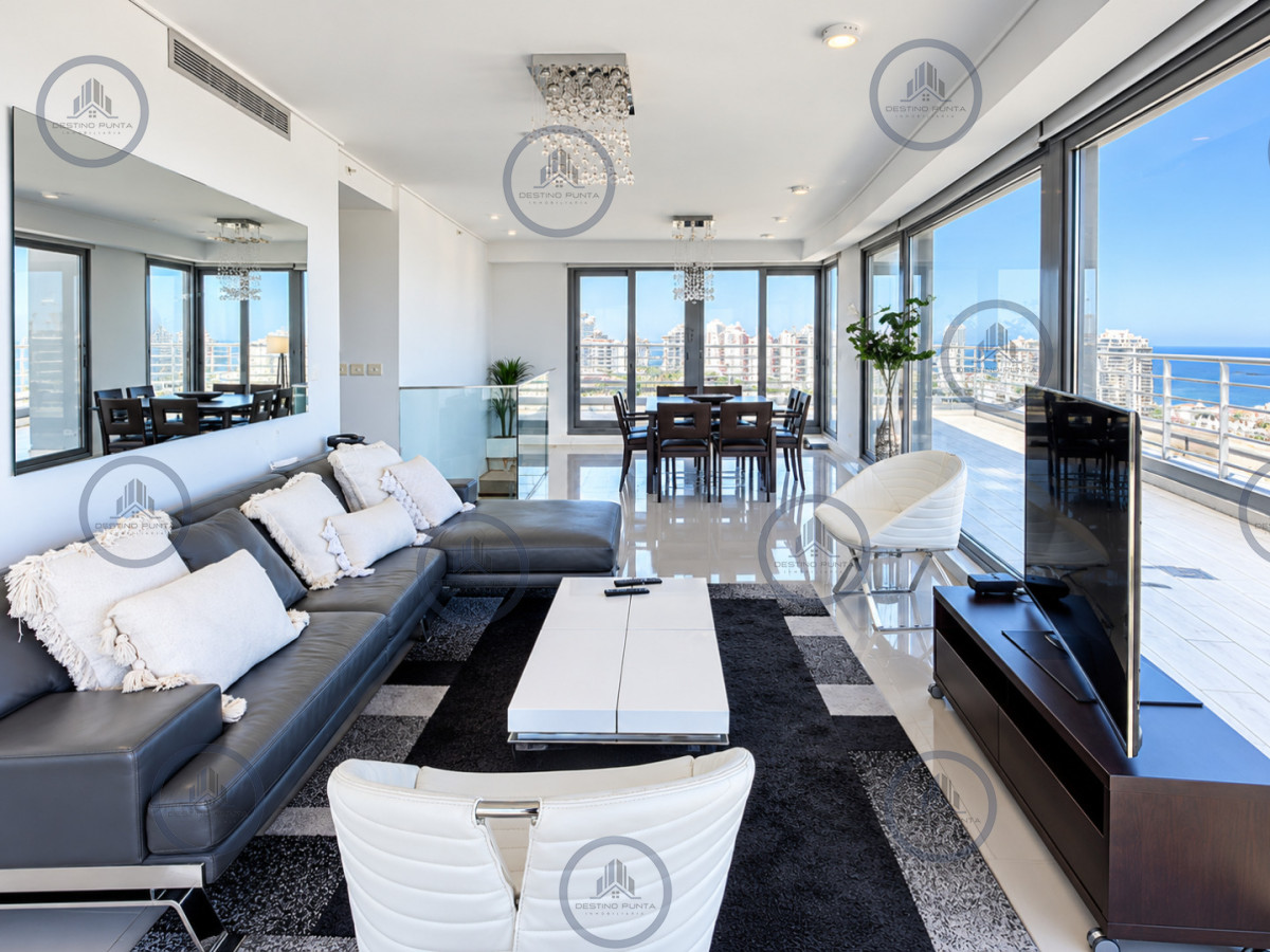 Apartamento ID.3292 - Penthouse Dúplex de 3 Dormitorios en suite con Parrillero, Jacuzzi y Amplias Terrazas con vistas panorámicas. Playa Mansa, Punta del Este