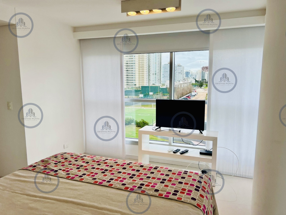 Apartamento ID.441 - Apartamento de 2 Dormitorios + Servicio en Playa Brava