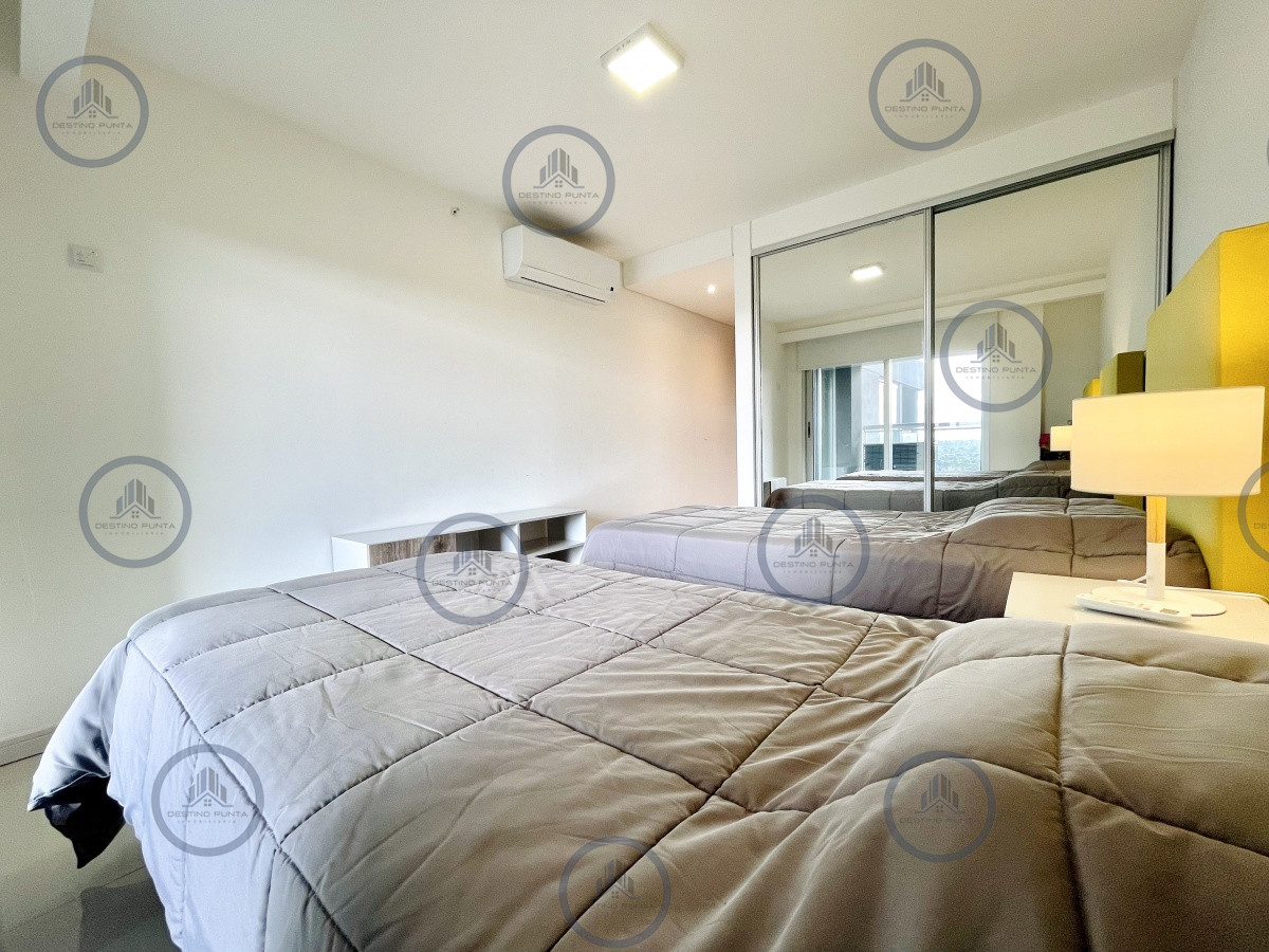 Apartamento ID.801 - Apartamento de 2 Dormitorios y Parrillero con Vista al Mar en Playa Brava, Look Tower