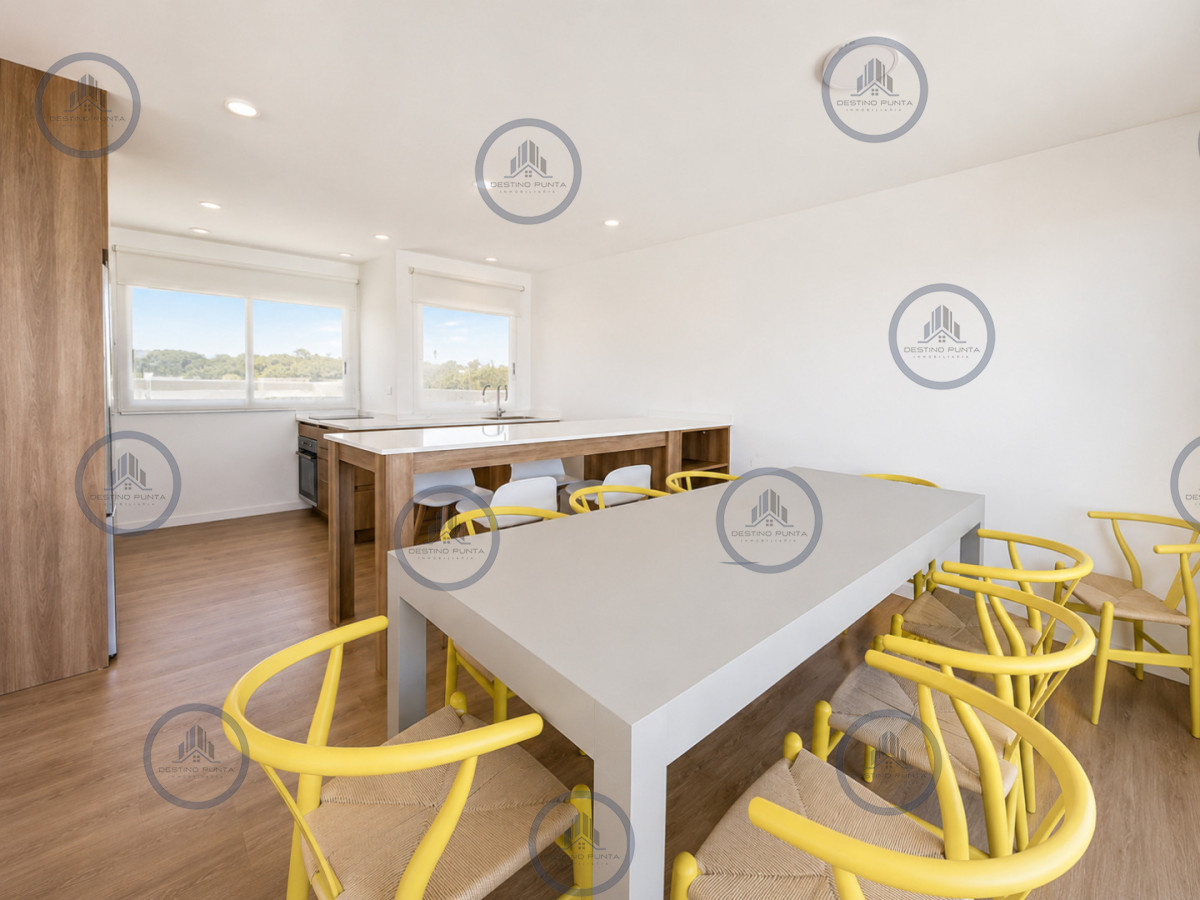 Apartamento ID.2985 - Penthouse de 3 Dormitorios con Barbacoa en Primera Línea del Mar, Playa Brava Punta del Este