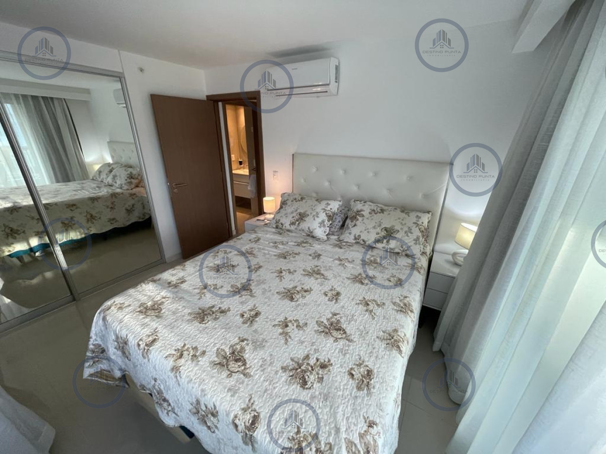Apartamento ID.2077 - Alquiler temporario de apartamento de 1 dormitorio en playa Brava, Punta del Este