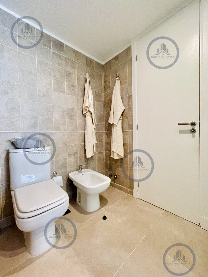 Apartamento ID.421 - Maravilloso departamento de 2 dormitorios con parrillero y salida al jardín en alquiler 
