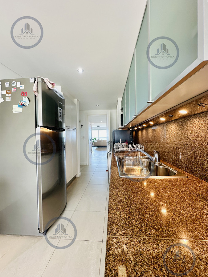 Apartamento ID.1762 - Oportunidad en Venta! Apartamento sobre playa Brava de 3 Dormitorios más Dependencia, Torre Le Parc