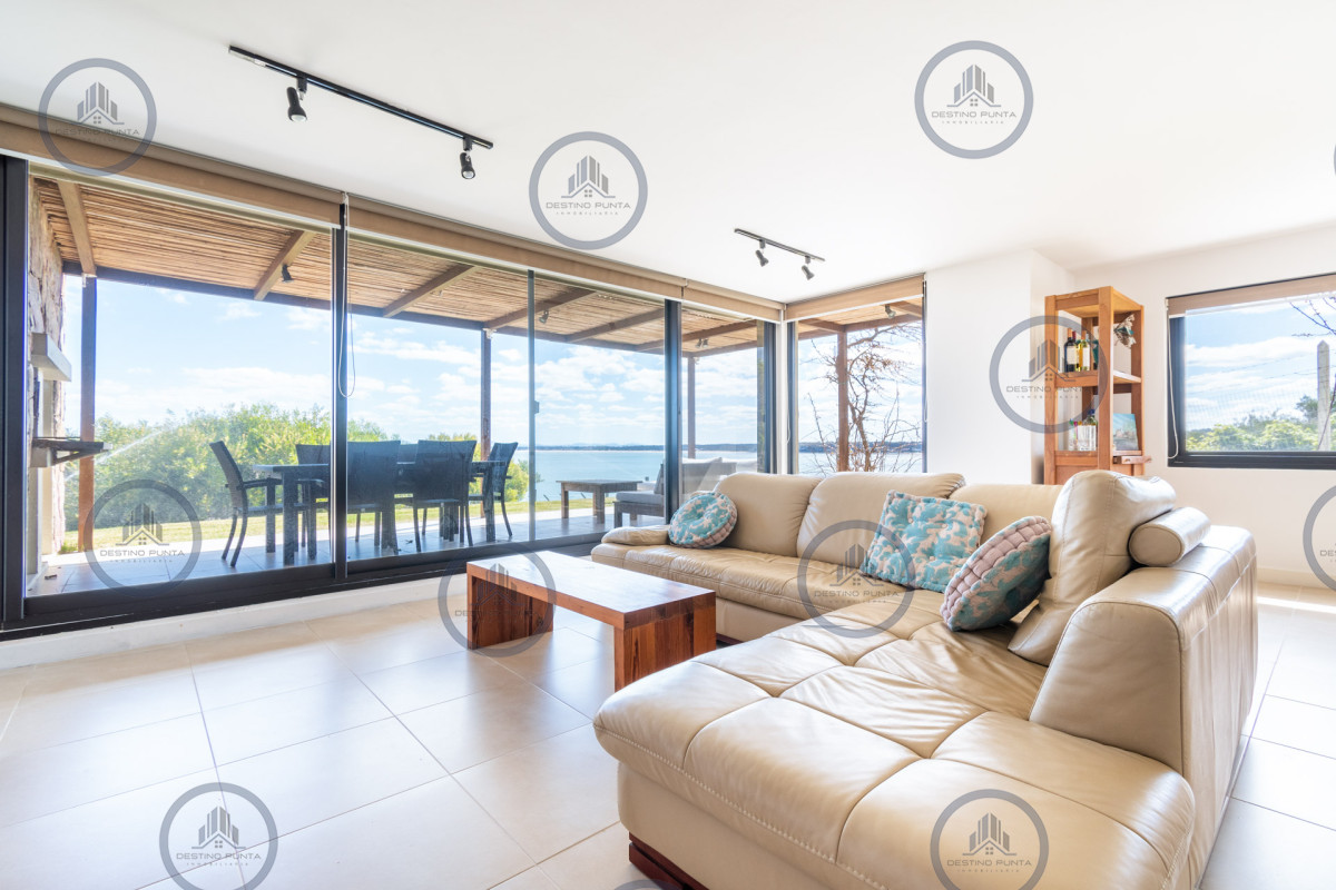 Apartamento ID.9 - Alquier temporario de amplio departamento de tres dormitorios con jardín, Punta Ballena