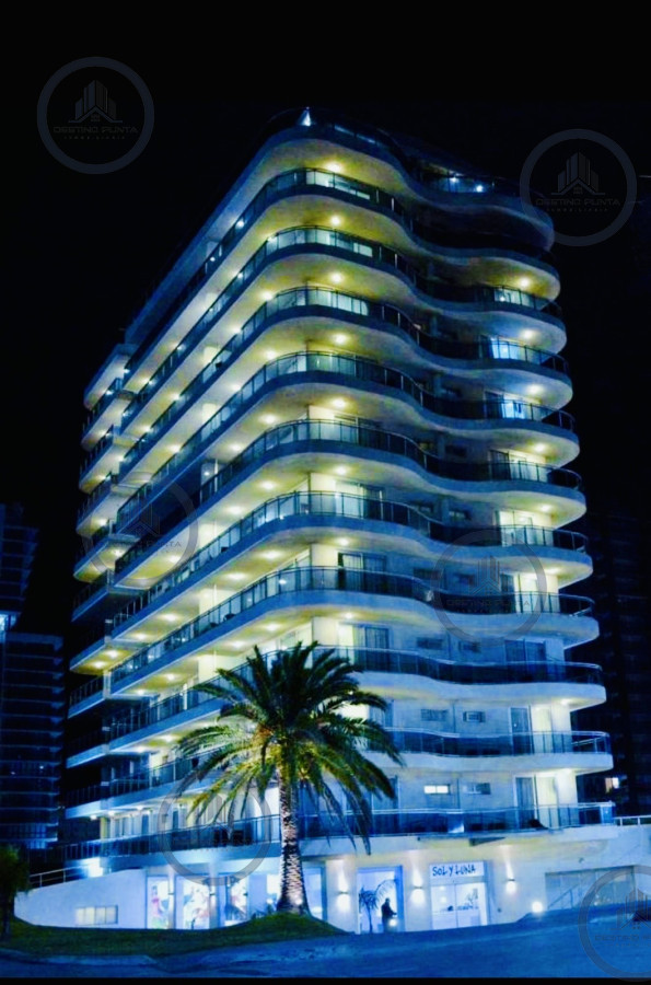 Apartamento ID.1622 - Apartamento de 1 Dormitorio en Torre con Servicios, Cerca del Mar - Alquiler Anual, Punta del Este