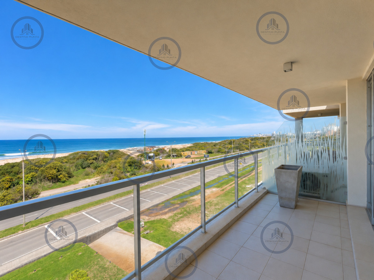 Apartamento ID.3301 - Moderno Apartamento de 3 Dormitorios en Primera Línea del Mar. Blue Marine, Playa Brava Punta del Este