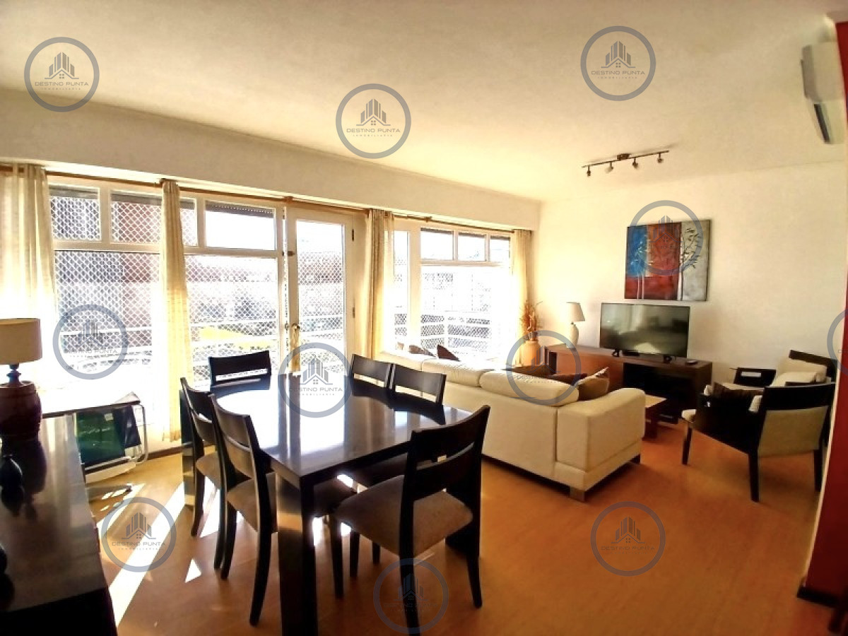 Apartamento ID.3193 - Venta | Apartamento de 2 dormitorios frente al mar – Playa Mansa, Punta del Este