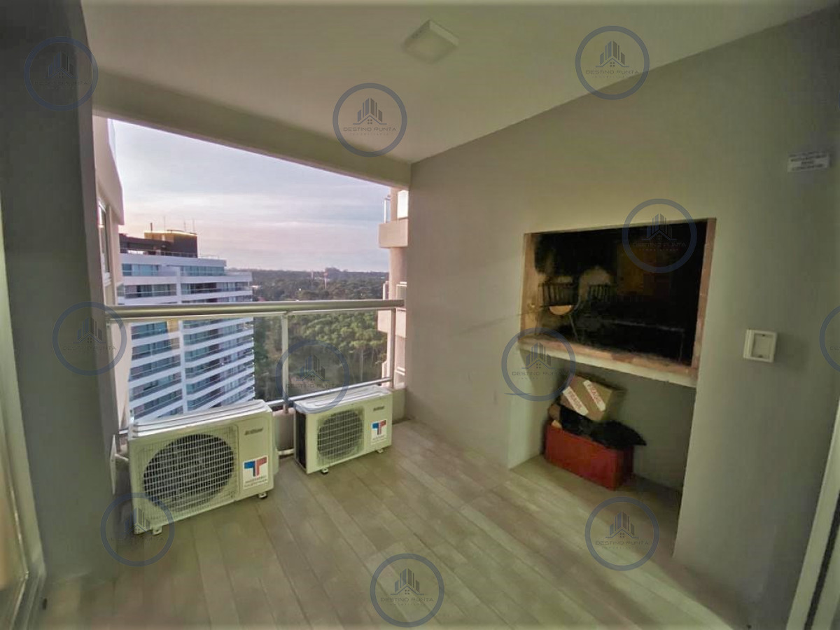 Apartamento ID.299 - Apartamento de 2 Dormitorios en Frente a Playa Brava - Punta del Este